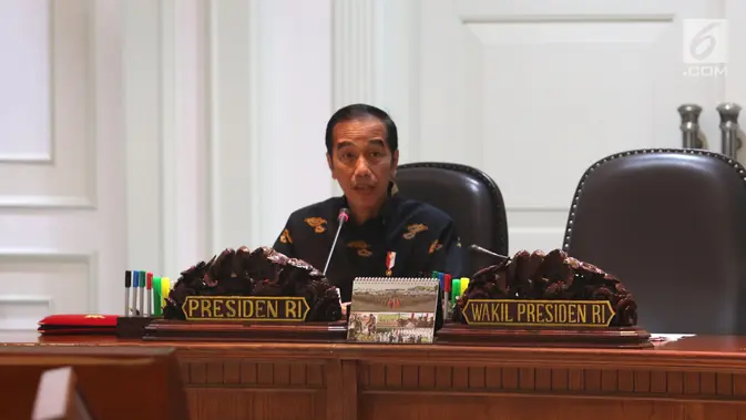 Jokowi Kumpulkan Menteri di Istana, Bahas Harga Beras hingga Gula